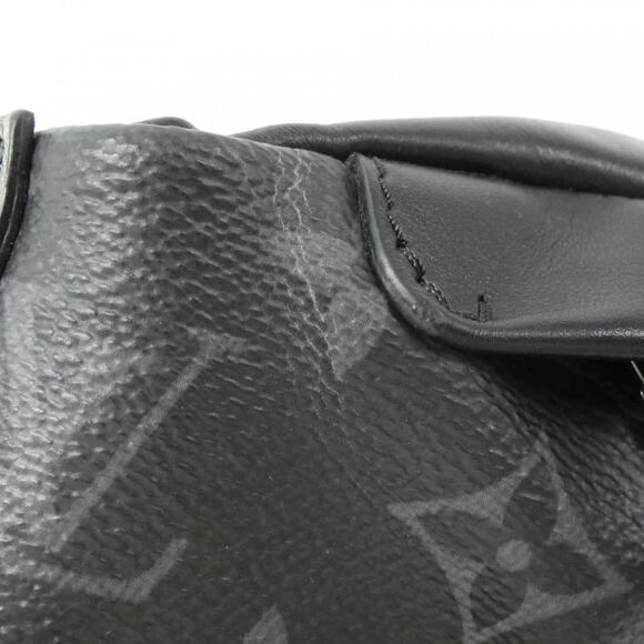 LOUIS VUITTON Black Monogram Shoulder Bag - Picture 6 of 9